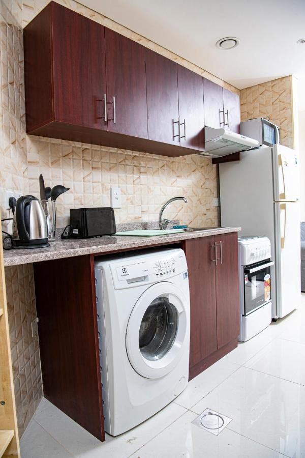 Studio In The Heart Of Sports City -Great View & Amenities! Dubai Bagian luar foto