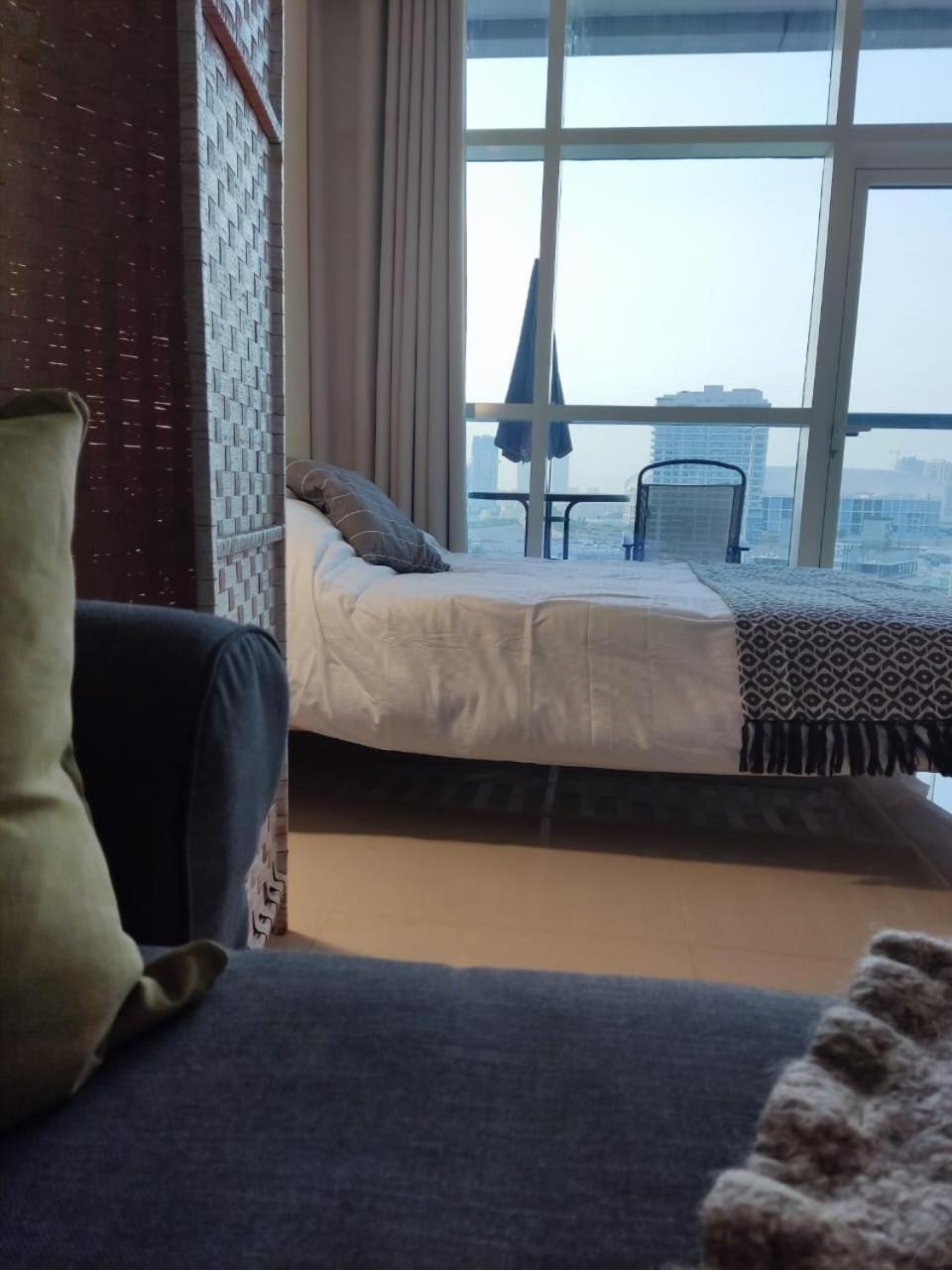 Studio In The Heart Of Sports City -Great View & Amenities! Dubai Bagian luar foto